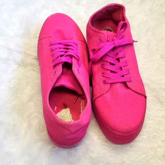 Saks Fifth Avenue Shoes - SAKS 5th Ave Novel 1 Pink Sneakers